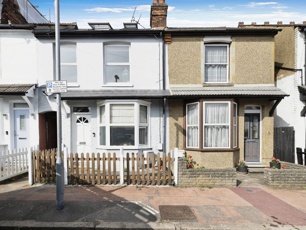 3 bed terraced house for sale in Malden Road, Borehamwood WD6, £525,000