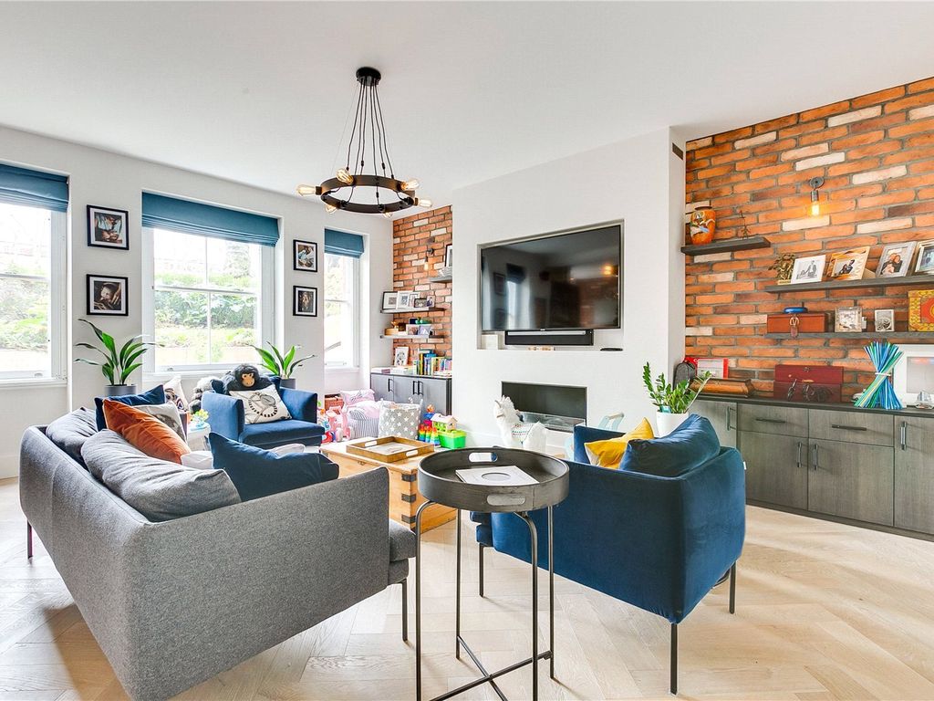 2 bed flat to rent in Aubrey House, 7 Maida Avenue, London W2, £3,500