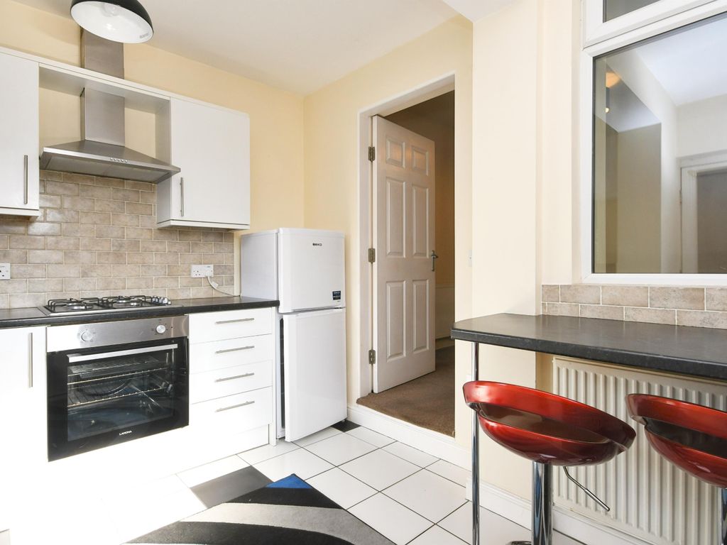 2 bed flat to rent in Ringwood Road, Brimington, Chesterfield