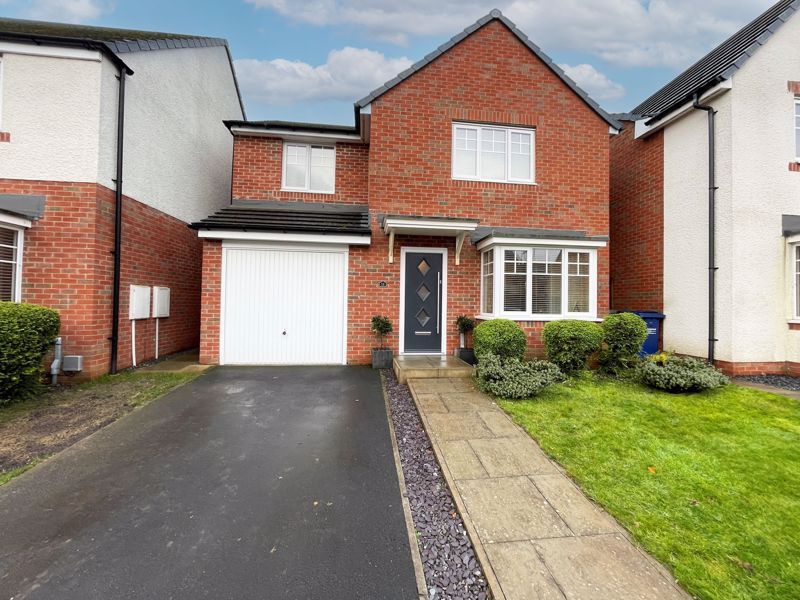 4 bed detached house for sale in Battle View, BlaydonOnTyne NE21, £