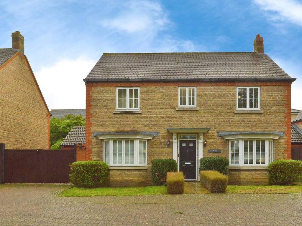 4 bed detached house for sale in Flynn Croft, Oxley Park, Milton Keynes