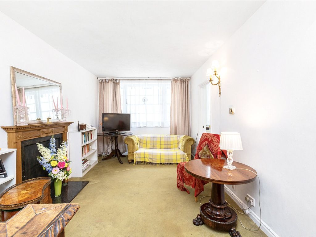 Sutherland Street, London SW1V  