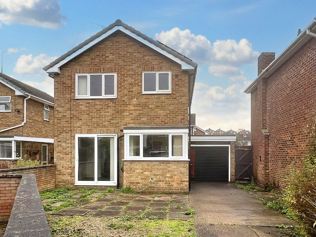 3 bed detached house for sale in Glastonbury Close, Mansfield Woodhouse