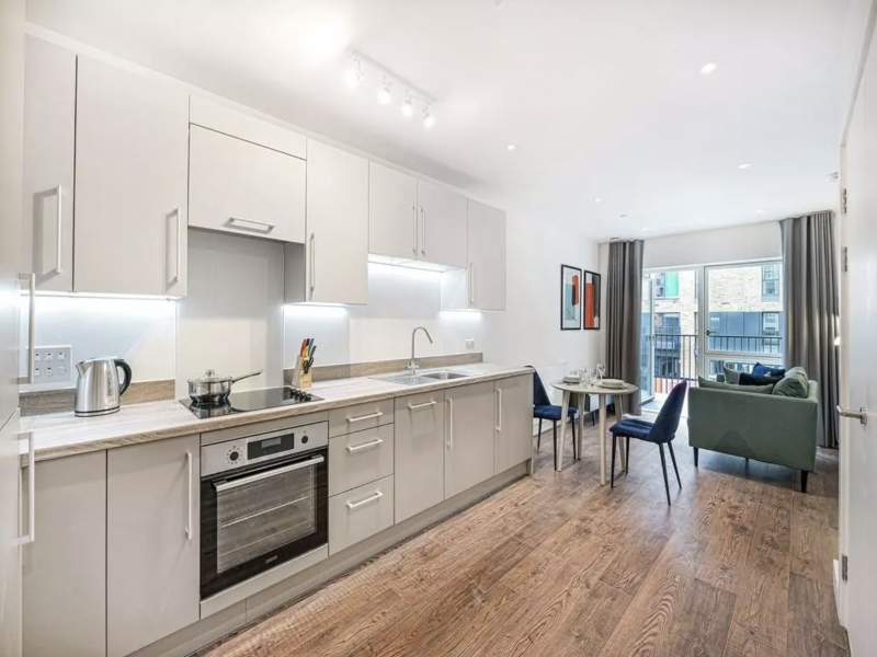 1 bed flat to rent in Barking Wharf Square, Barking IG11, £1,375 pcm