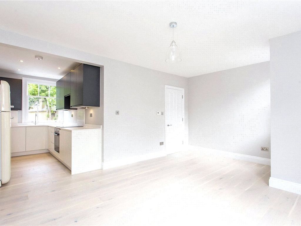 Middle Lane, London N8