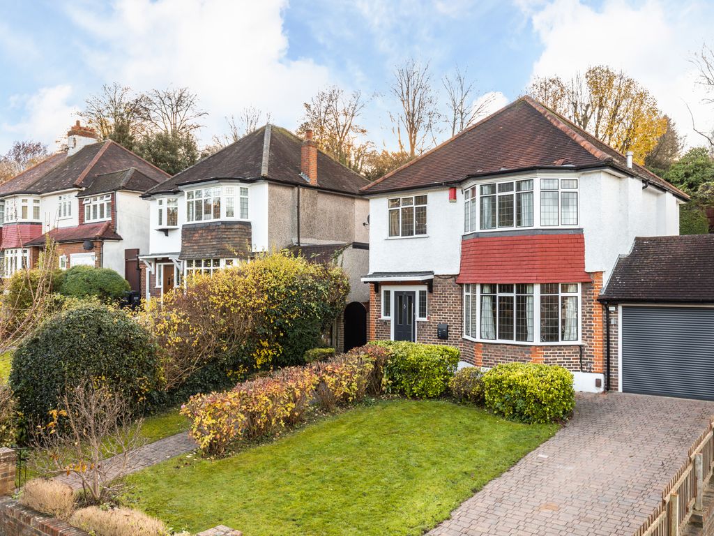 4 bed detached house for sale in Byron Avenue, Coulsdon CR5 Zoopla