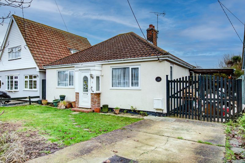2 bed bungalow for sale in Willow Avenue, Kirby Cross, FrintonOnSea