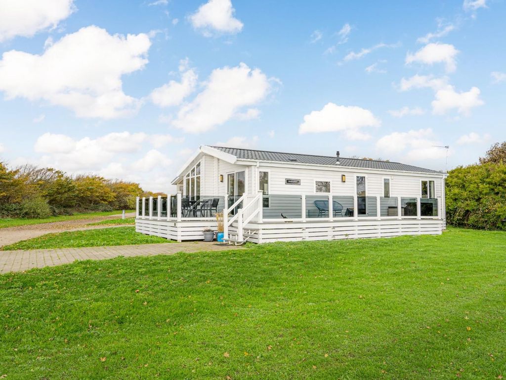 3 bed mobile/park home for sale in Reach Road, St. MargaretsAtCliffe