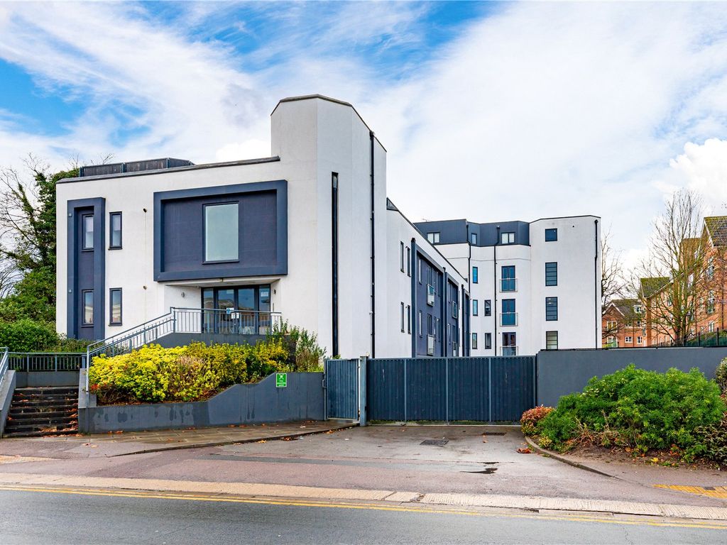 1 bed flat for sale in Walton Street, Aylesbury HP21, £195,000 Zoopla