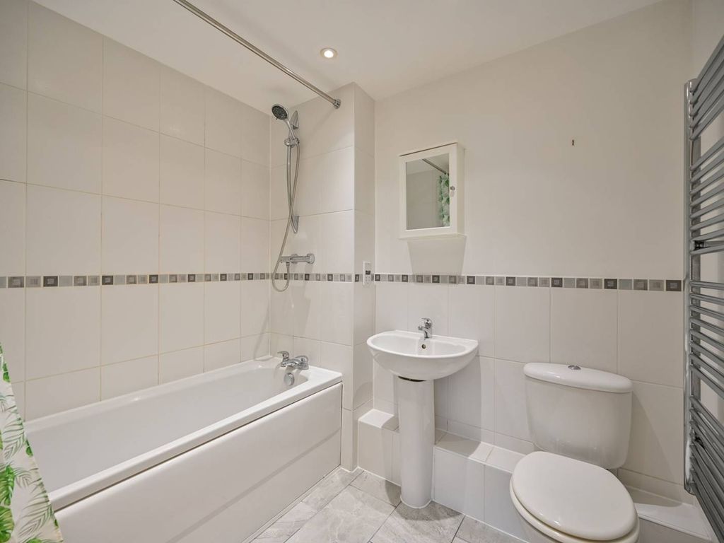 Langtry Court, Isleworth TW7  