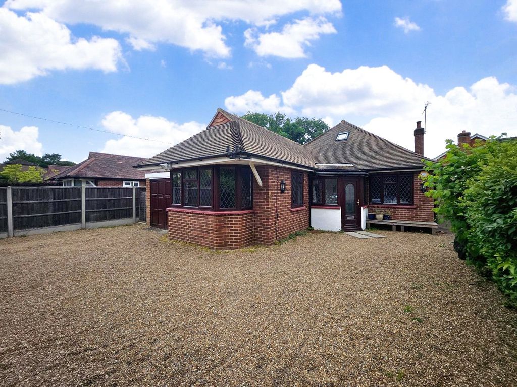 3 bed bungalow for sale in Addlestone Park, Addlestone, Surrey KT15, £
