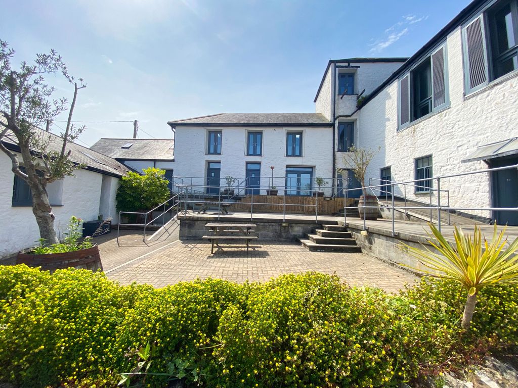 2 bed flat for sale in Sea Lane, Hayle TR27 Zoopla