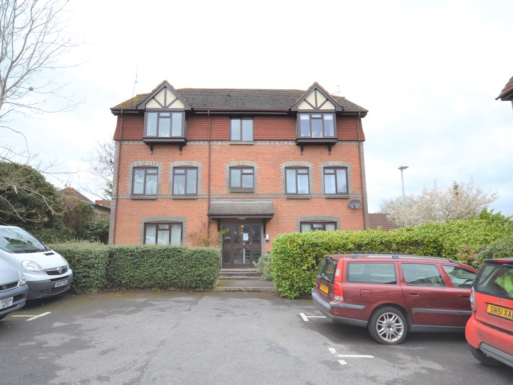 2 bed flat to rent in Rowe Court, Grovelands Road, Reading RG30, £1,250