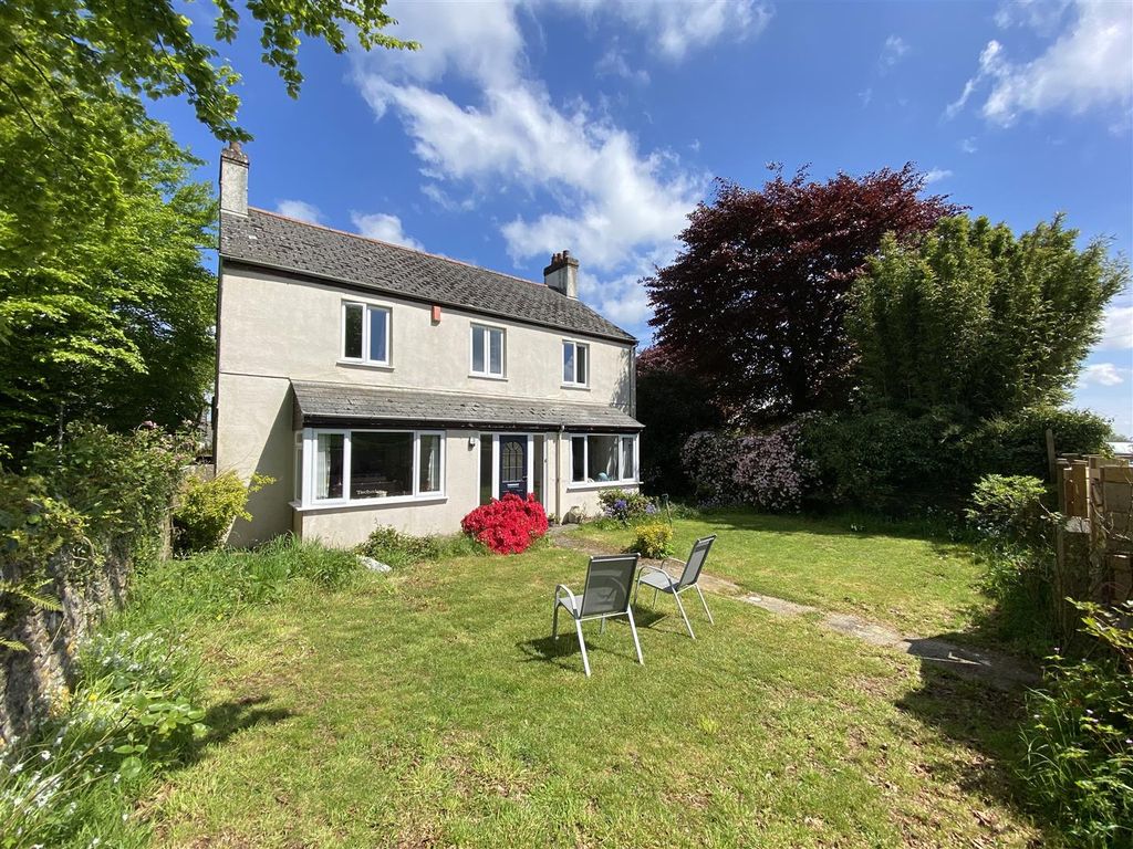 4 bed detached house for sale in Merrymeet, Liskeard PL14, £495,000