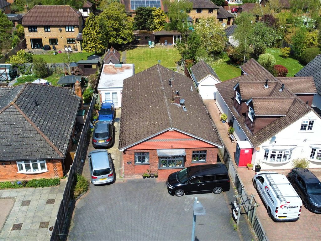 4 bed bungalow for sale in Nine Mile Ride, Finchampstead, Wokingham, Berkshire RG40 Zoopla