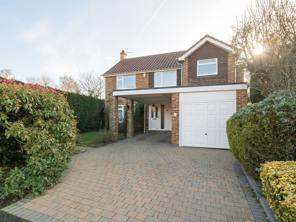 4 bed detached house for sale in 1 Dell Lane, Billingshurst, West