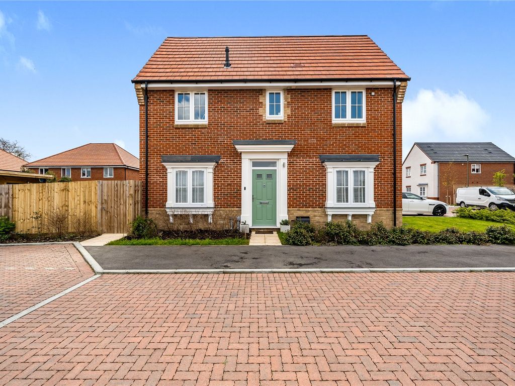 3 bed semidetached house for sale in Clockbarn Way, Send, Woking