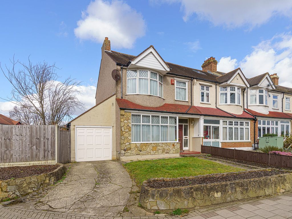 3 bed end terrace house for sale in Upper Elmers End Road, Beckenham