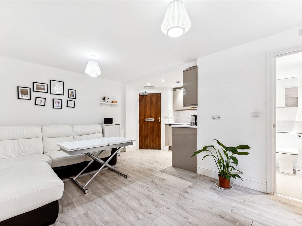 2 bed flat to rent in Park West, Edgware Road W2, £2,850 pcm Zoopla