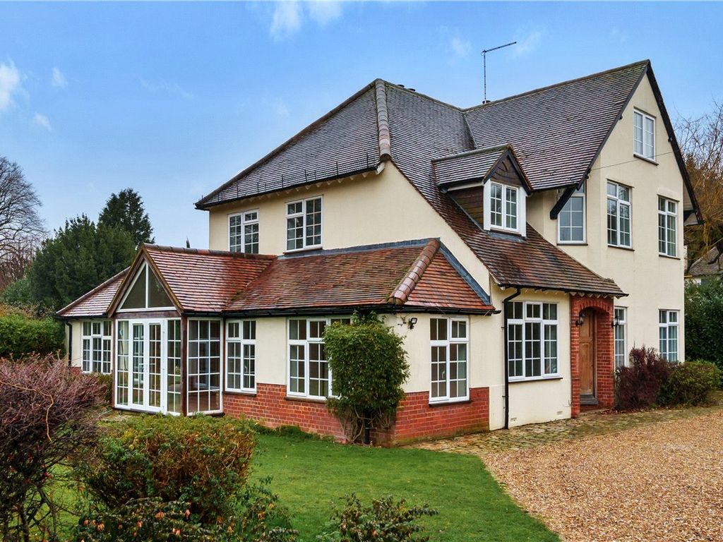 5 bed detached house to rent in Potter Row, Great Missenden HP16, £