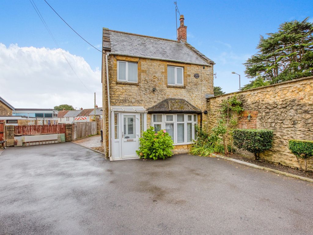 3 bed detached house for sale in South Street, Crewkerne TA18, £220,000