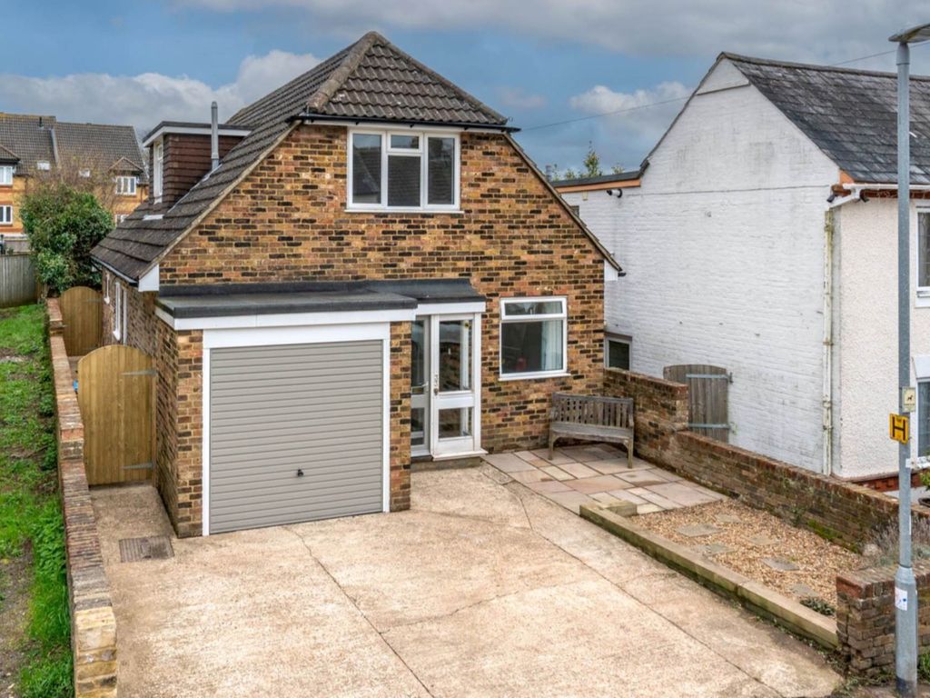 3 bed detached house for sale in Cowper Road, Boxmoor HP1, £595,000