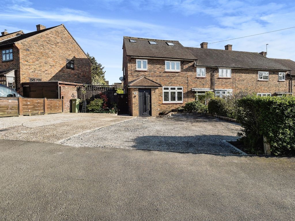 3 bed end terrace house for sale in Penrith Road, Romford RM3 Zoopla