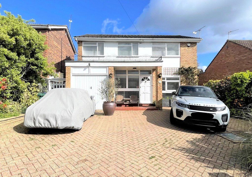 4 bed detached house for sale in Eversleigh Road, EN5 Zoopla