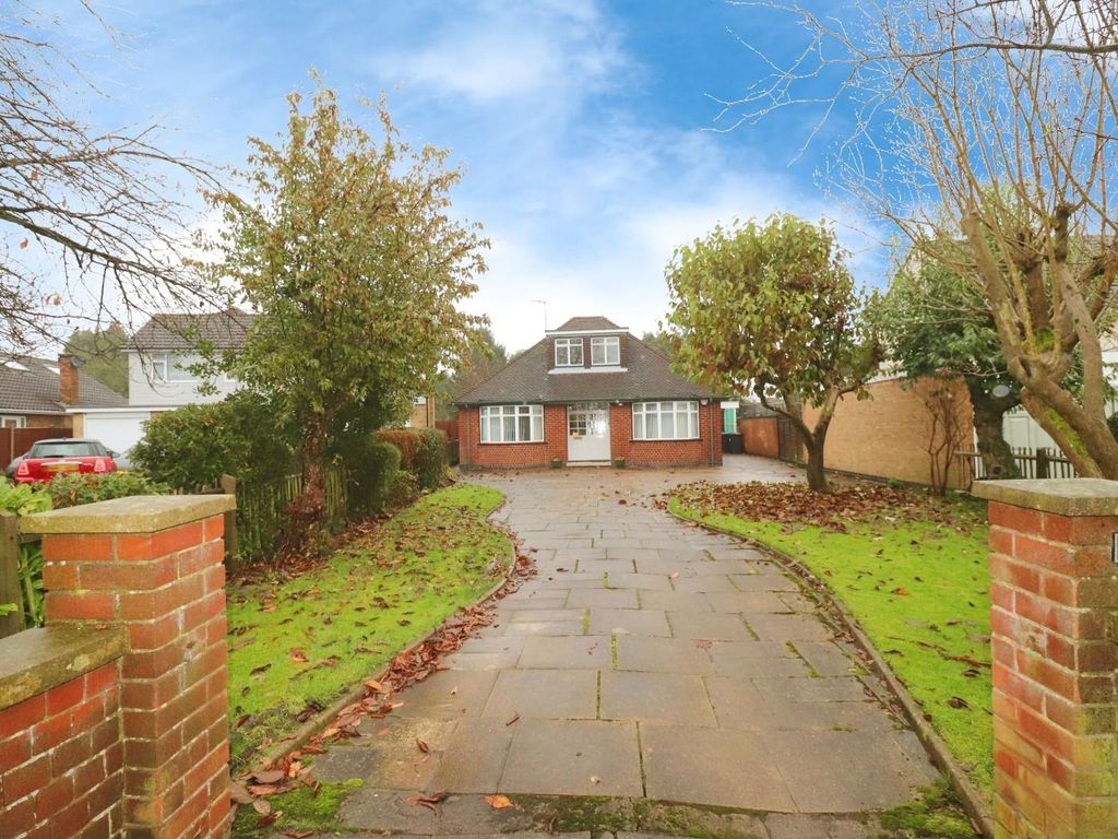 5 bed detached bungalow for sale in Trafford Road, Hinckley LE10, £535,000 Zoopla