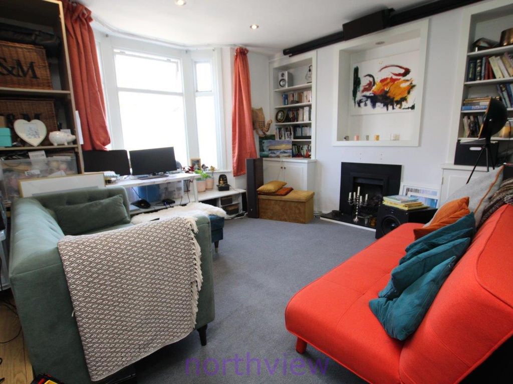 3 bed terraced house to rent in Crown Road, Muswell Hill N10 Zoopla