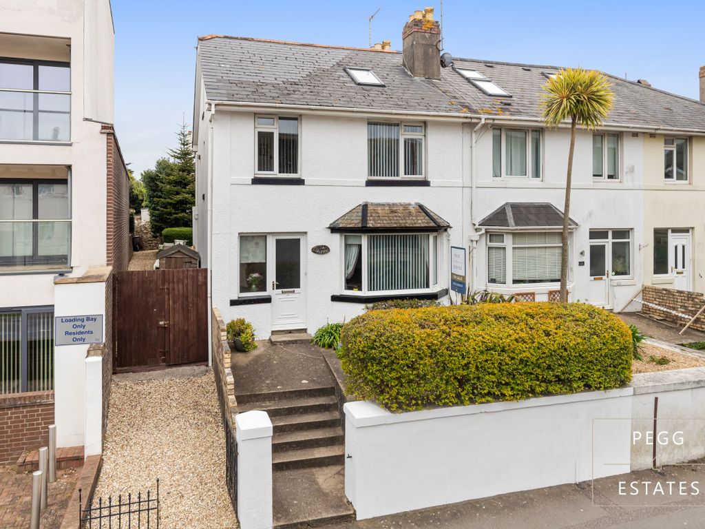 4 bed end terrace house for sale in Warbro Road, Torquay TQ1, £300,000