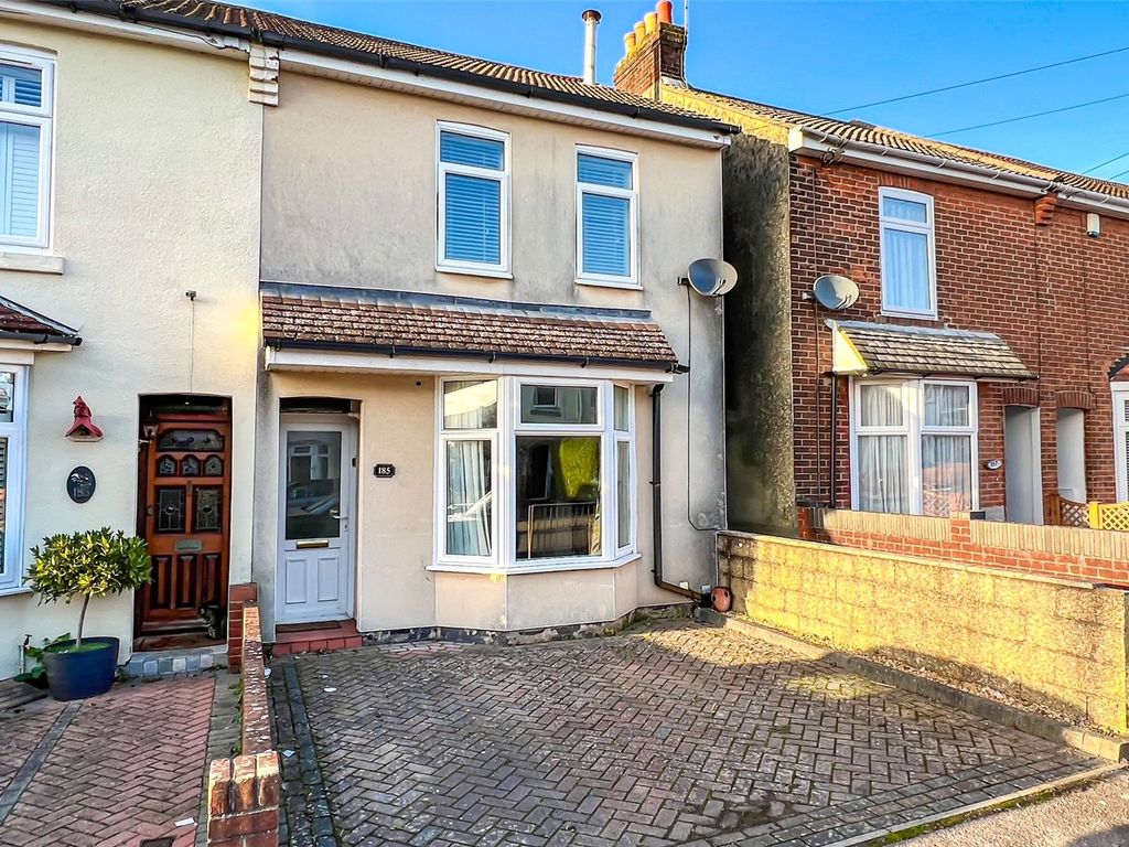 3 bed end terrace house for sale in Manor Road North, Southampton