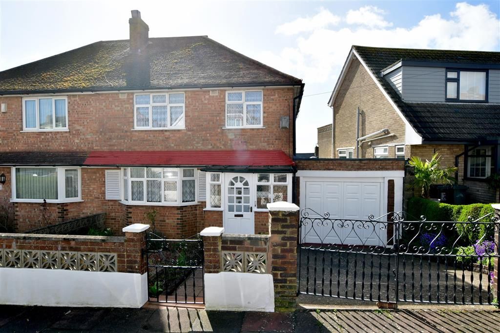 3 bed semidetached house for sale in Holtview Road, Woodingdean