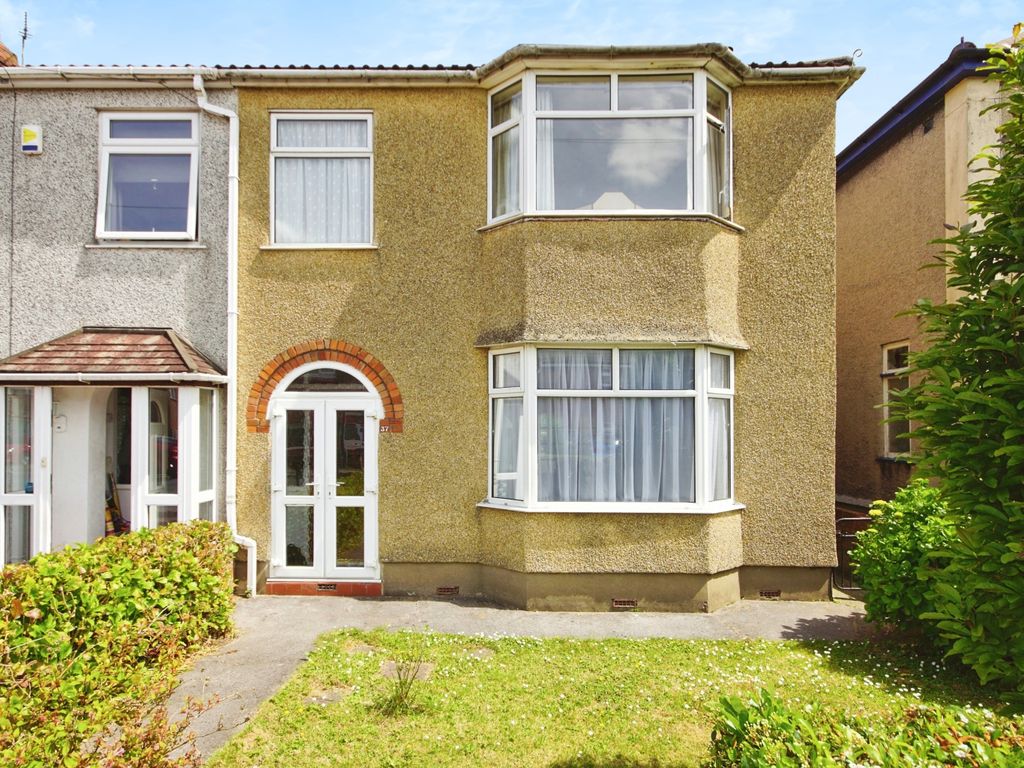 3 bed end terrace house for sale in Elm Road, Kingswood, Bristol