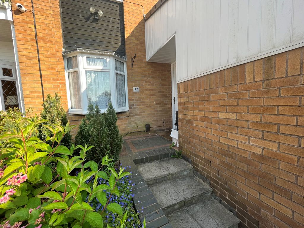 4 bed property to rent in Greenway Gardens, Kings Norton, Birmingham