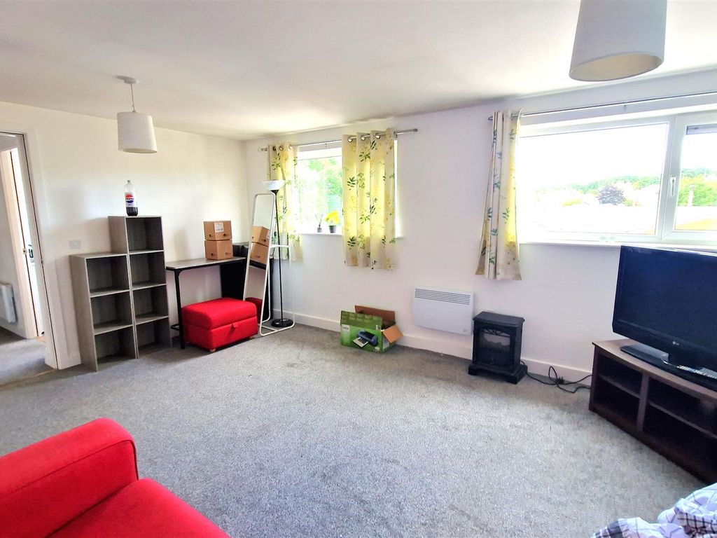 1 bed flat to rent in Victoria Road, Eccleshill, Bradford BD2, £650 pcm