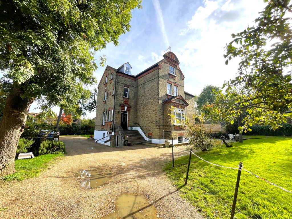 2 bed flat for sale in Kings Road, Richmond TW10 Zoopla