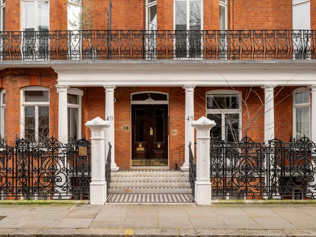 2 bed flat for sale in Drayton Gardens, London SW10, £795,000 Zoopla