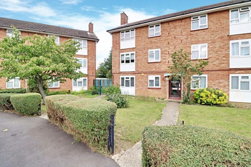 1 bed flat for sale in Midhurst Gardens, Uxbridge UB10 Zoopla