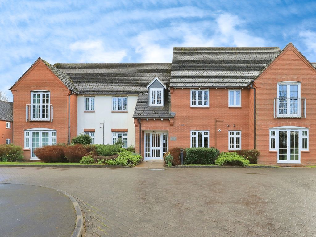 2 bed flat for sale in Darcy House, Old Stafford Road WV10, £130,000