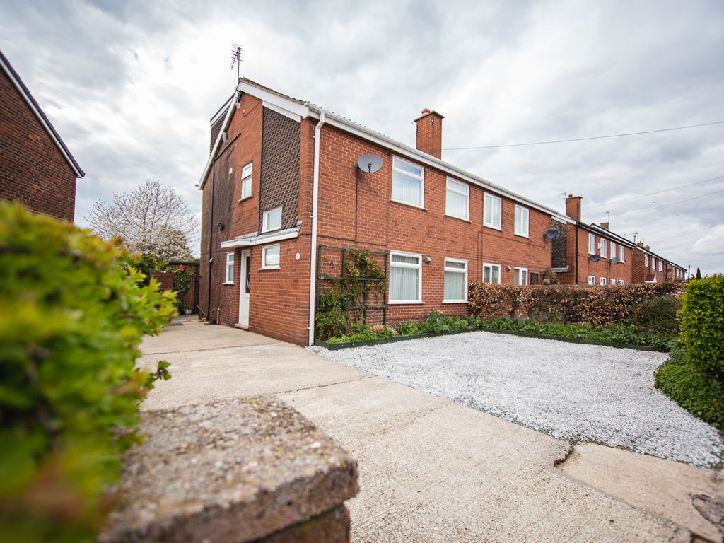 5 bed semidetached house for sale in 24 Greenwood Crescent, Wickersley