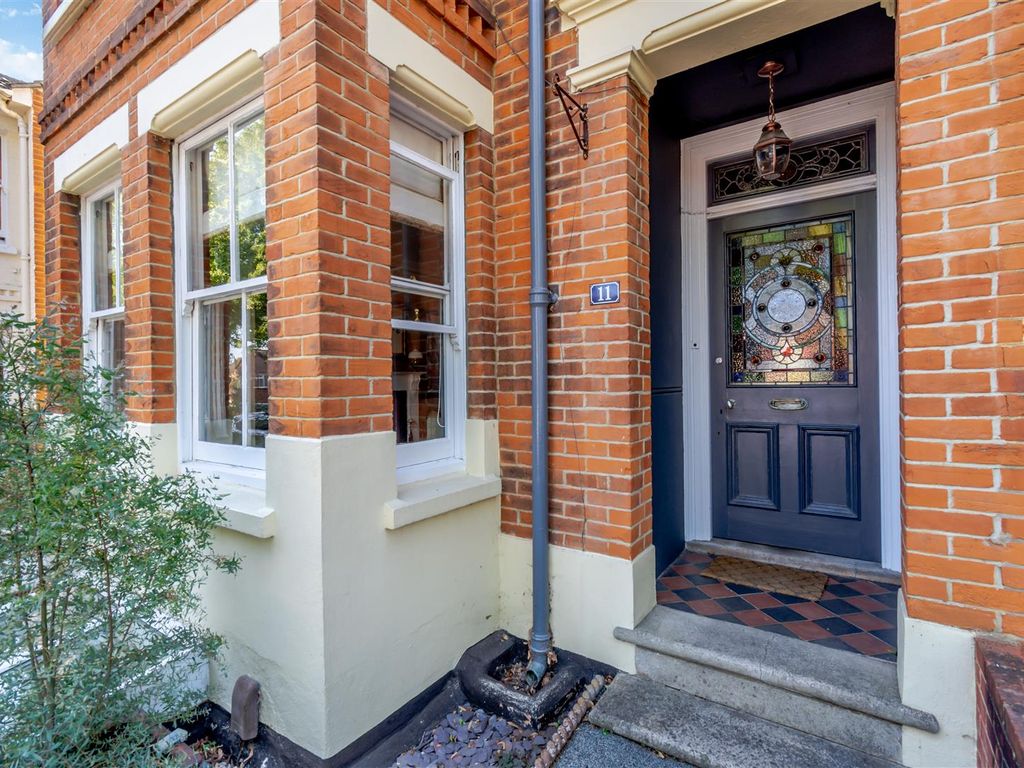 5 bed semidetached house for sale in St. Lukes Avenue, Maidstone ME14