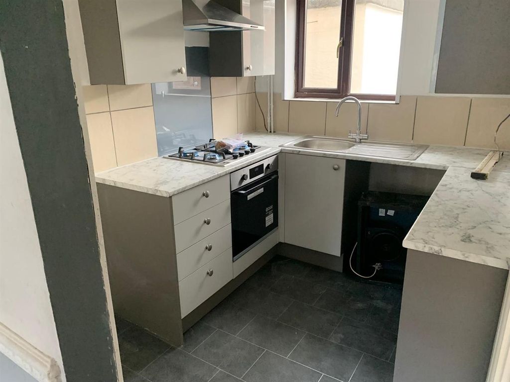 3 bed property to rent in Warren Place, Brownhills, Walsall WS8, £1,095