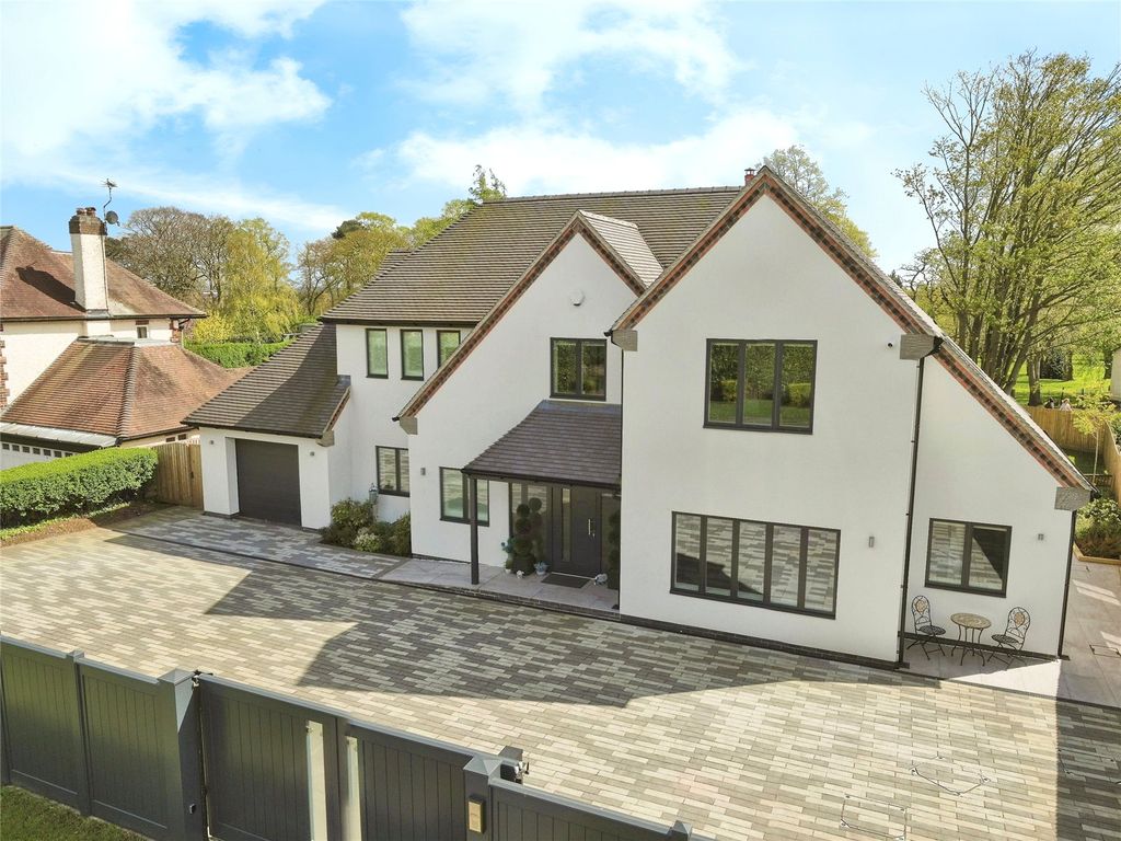 5 bed detached house for sale in Beeston Fields Drive, Beeston