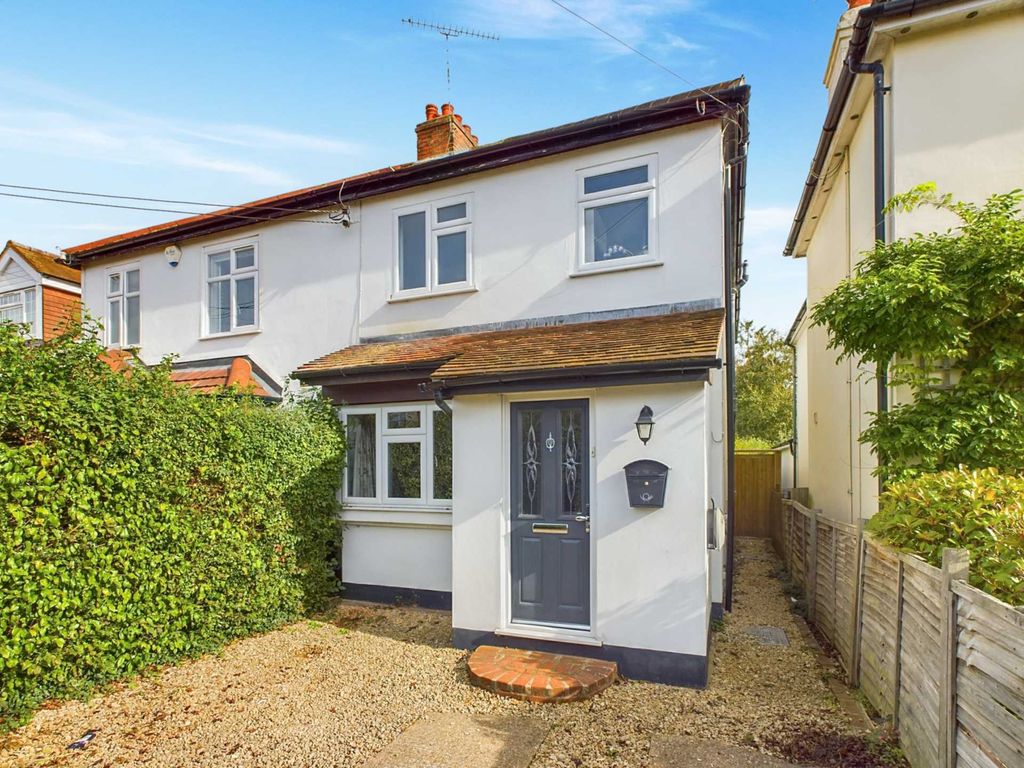 3 bed semidetached house for sale in Oak Tree Road, Marlow No Upper