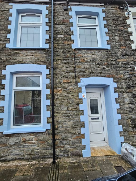 3 bed terraced house to rent in Great Street, Pontypridd CF37, £895 pcm