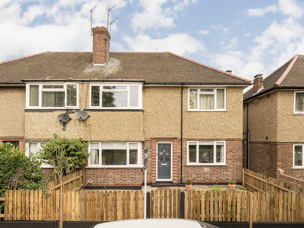 2 bed flat for sale in Chertsey Road, Twickenham TW2, £425,000 Zoopla