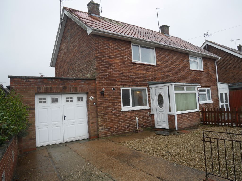 2 bed semidetached house to rent in Nelson Avenue, Downham Market PE38