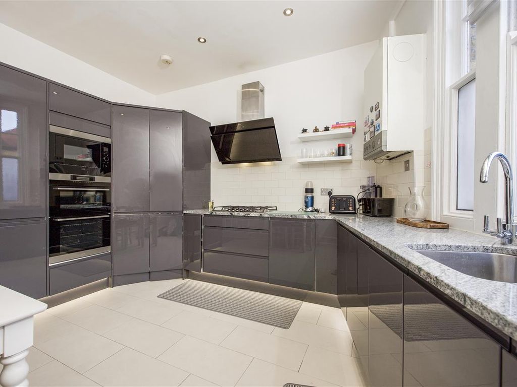 Eden Court, 55 Standen Road, London SW18  