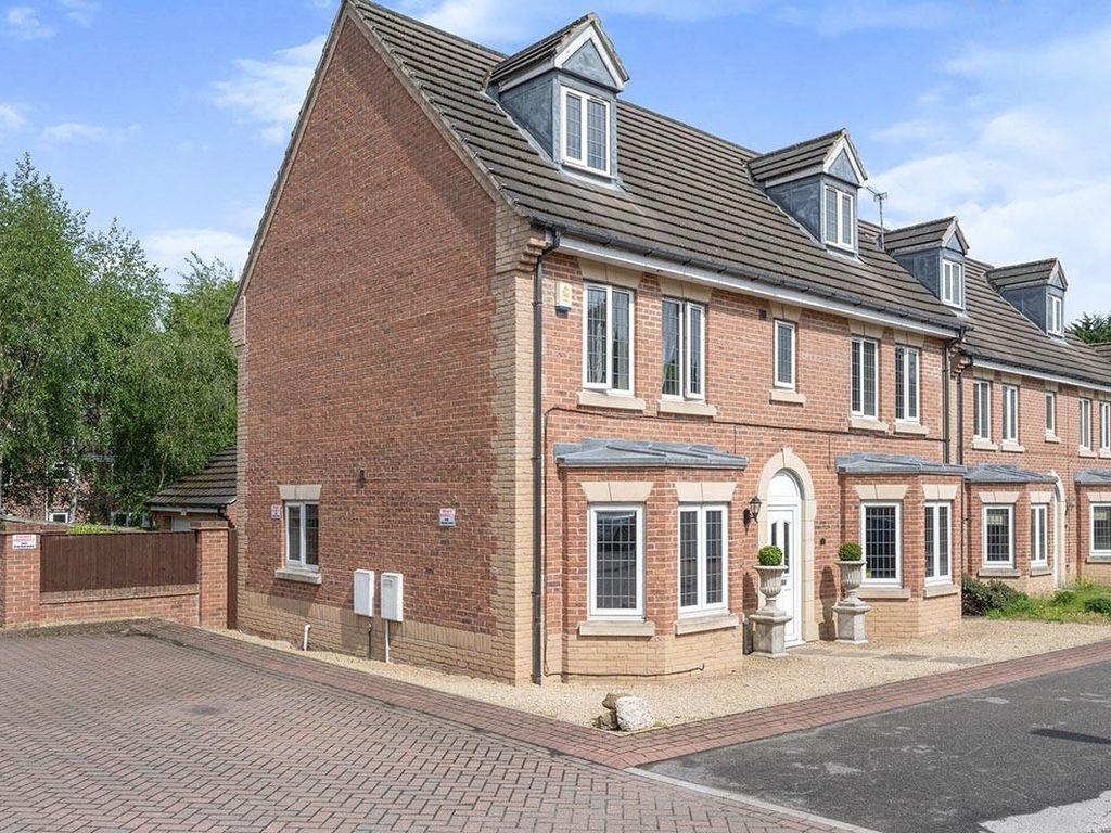 5 bed detached house for sale in Apple Tree Way, Bessacarr, Doncaster